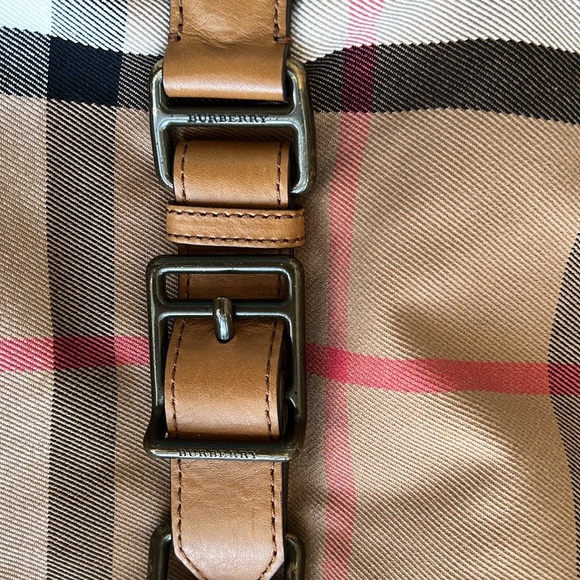 Burberry Brecon House Check Tote Bag - Picture 15 of 16